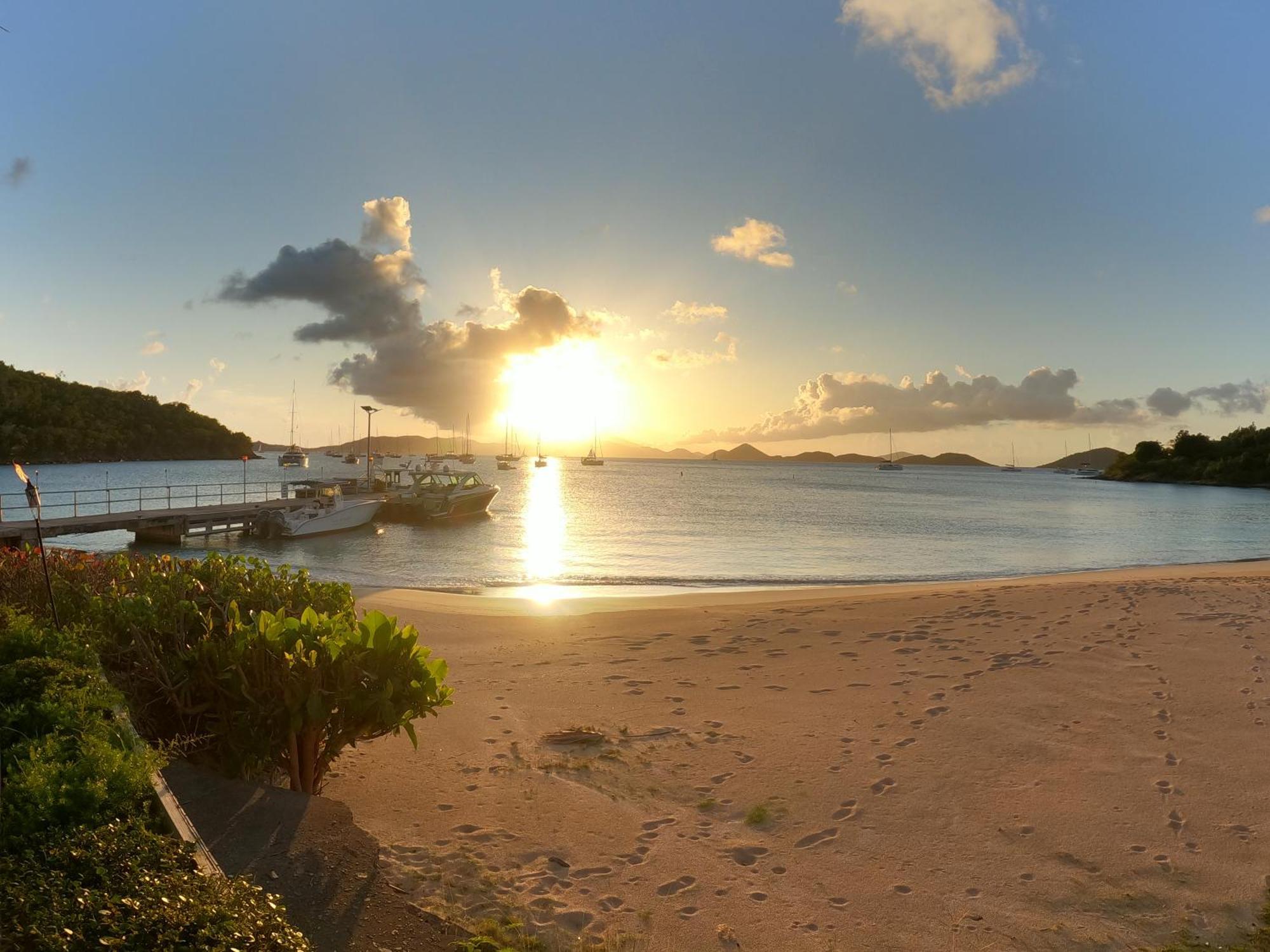 Beautiful Honeymoon Suite At Sunset Serenade Cruz Bay Exterior foto